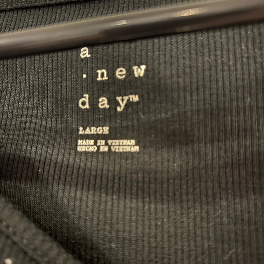 A New Day Black Long Sleeve Women's Top - Picture 2 of 2